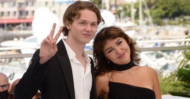 Val Kilmer’s Kids Jack & Mercedes Look Grown Up At Cannes — Photos – Hollywood Life