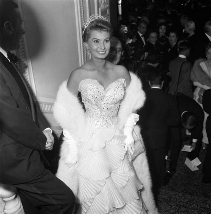 30 Celebrity Red Carpet Photos You Won't Believe Are 30 Years Old