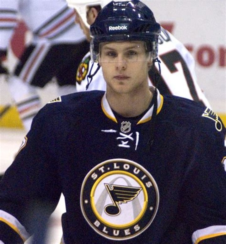 Czech professional Ice-hockey player Vladimír Sobotka bio, salary, net worth, career, Girlfriend, Married, affair, children, facts