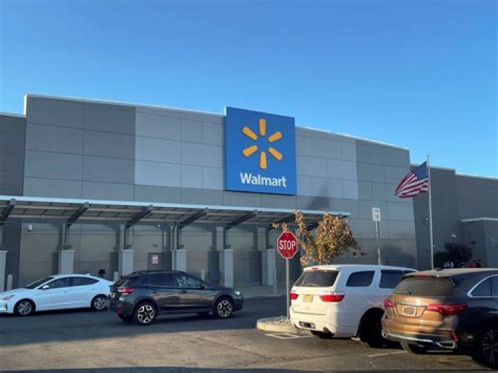 Wal-Mart May Buy E-Commerce Startup For $3 Billion