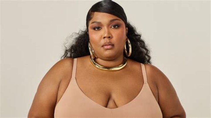 What Dress Size Is Lizzo?