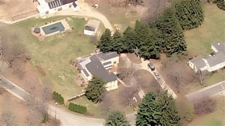 Where Does Rachel Maddow Live?