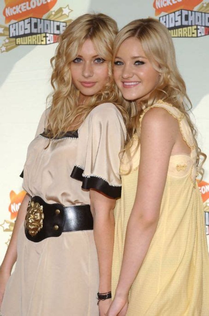 Who is AJ Michalka Dating Now