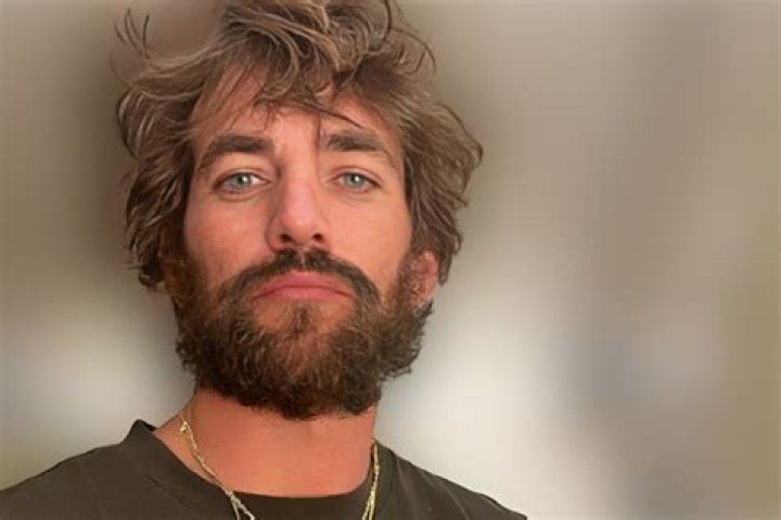 Who Is Alex Fine? 5 Things About Celeb Trainer & Cassie’s Fiance – Hollywood Life