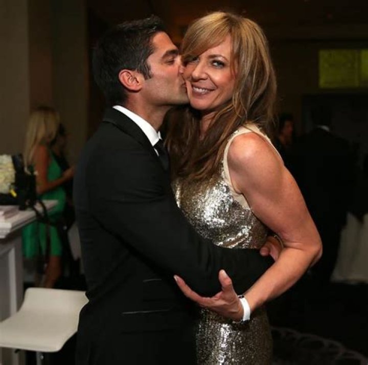 Who is Allison Janney Dating Now