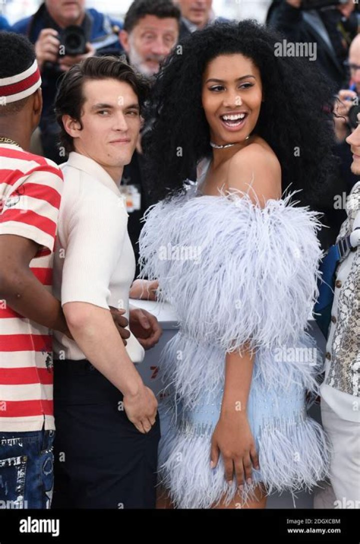 Who is Amil Kahala Whitehead Dating Now