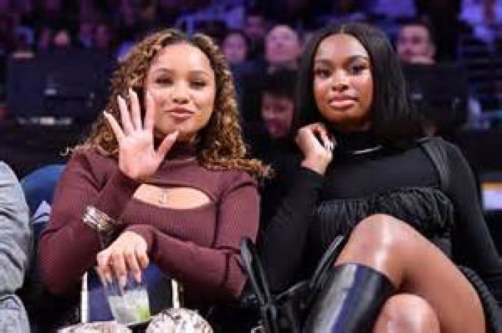 Who is Asjha Jones Dating Now