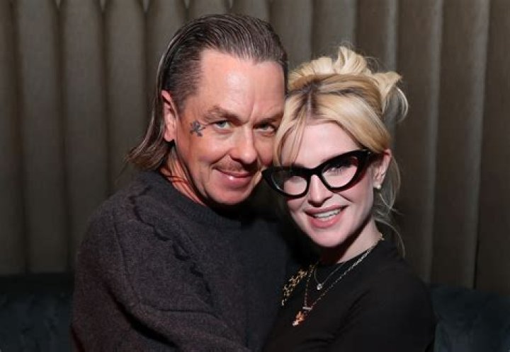 Who is Buzz Osborne Dating Now