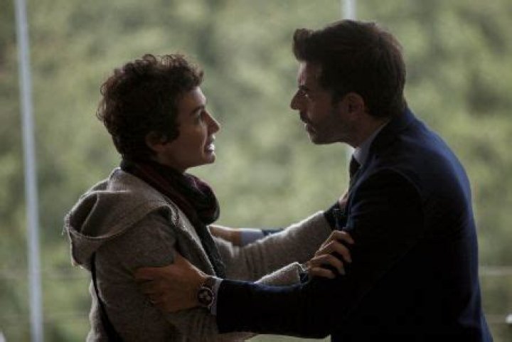 Who is Cansel Elcin Dating Now?