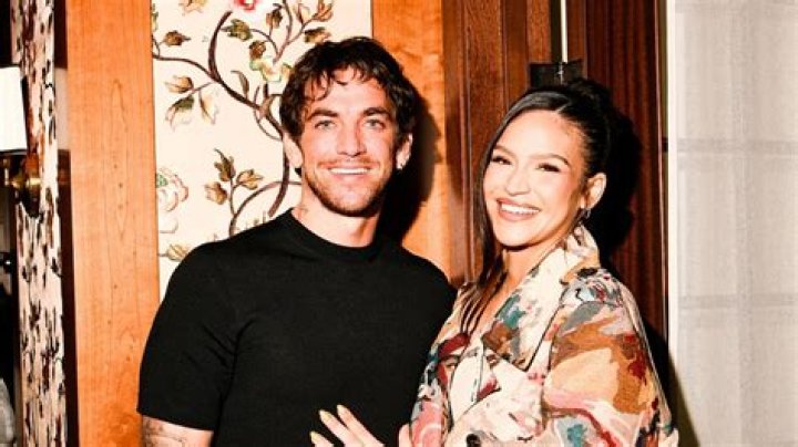 Who is Cassie Howarth Dating Now?