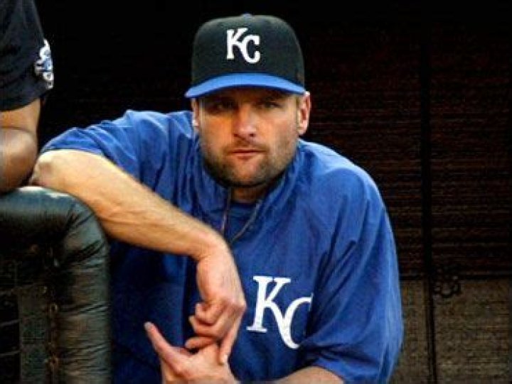 Who is Chuck Knoblauch Dating Now