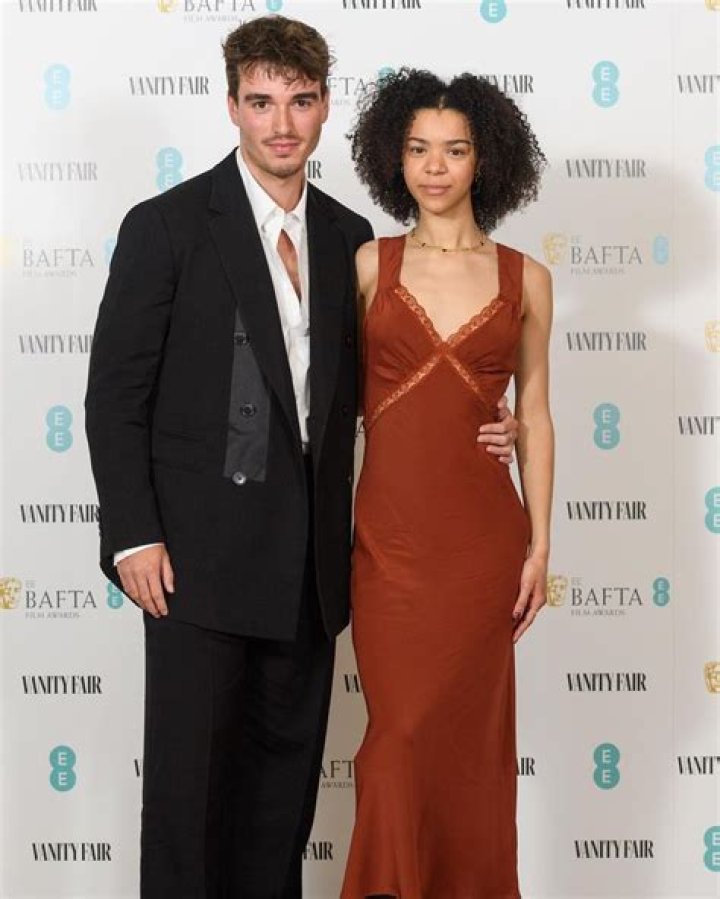 Who is Corey Davis Dating Now