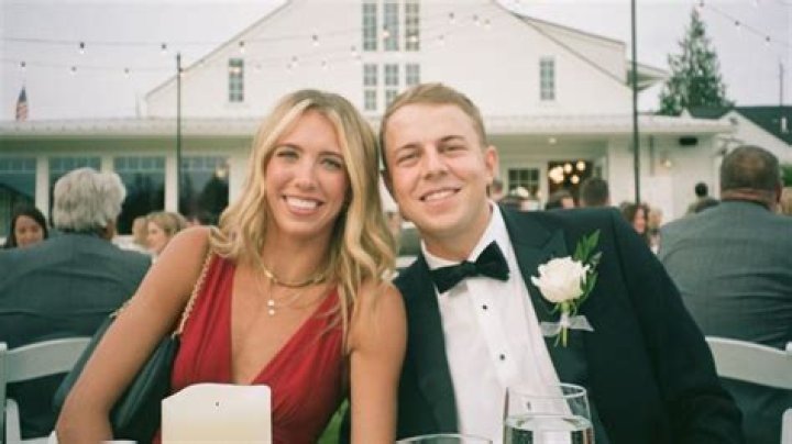 Who is David Hull Dating Now?