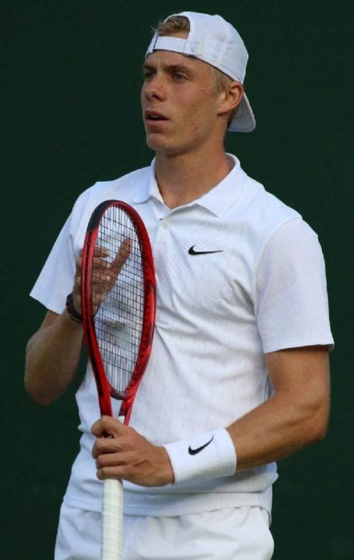 Who is Denis Shapovalov Dating Now?