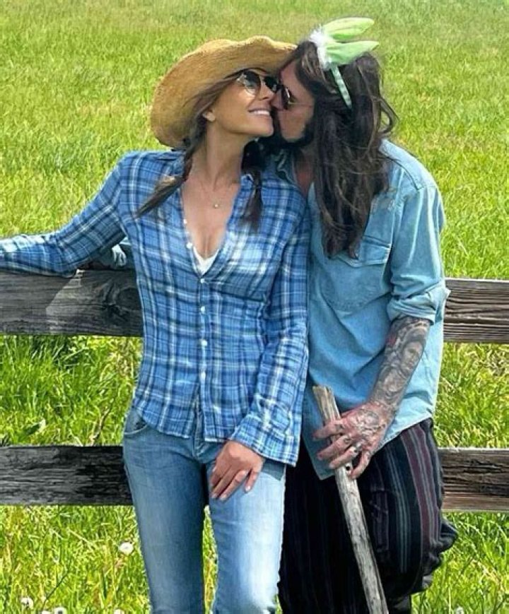 Who is Elizabeth Daily Dating Now