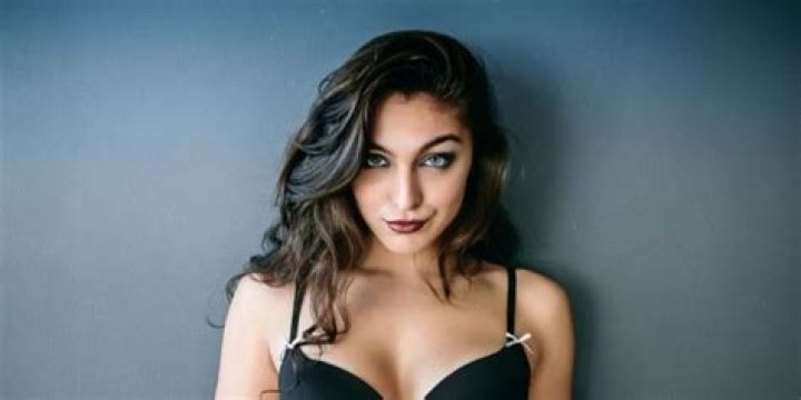 Who is Emily Rinaudo Dating Now