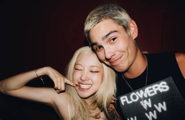 Who Is Evan Mock? 5 Things About The ‘Gossip Girl’ Breakout Star – Hollywood Life