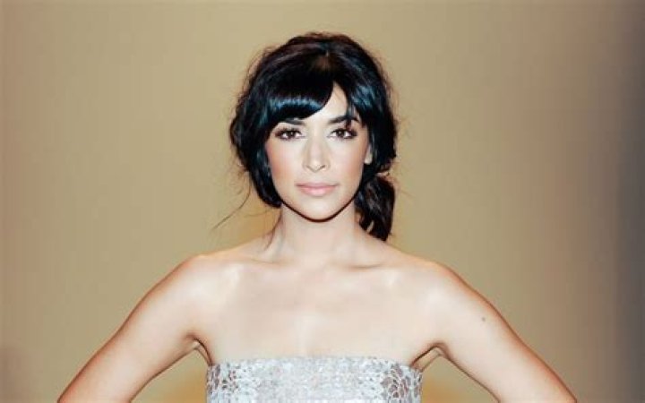 Who is Hannah Simone Dating Now