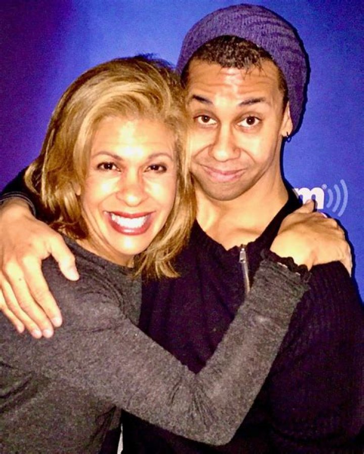 Who is Joe Elliott Dating Now