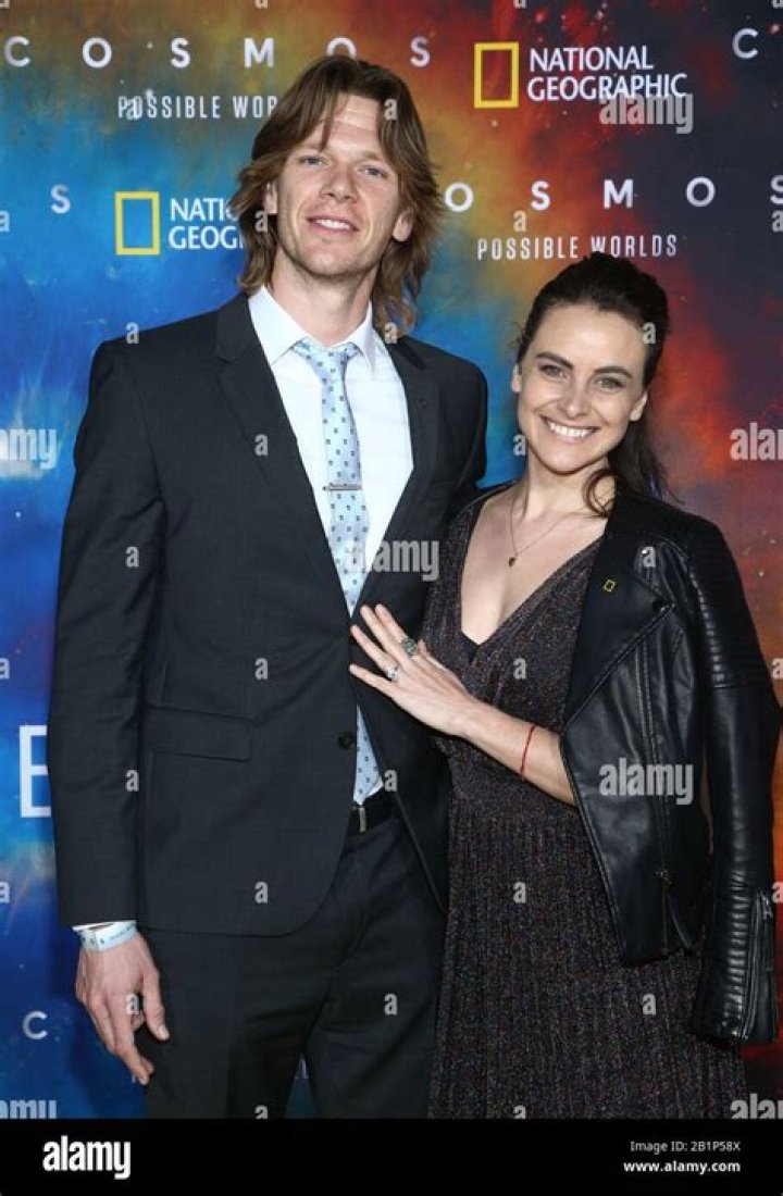 Who is Jon Beavers Dating Now