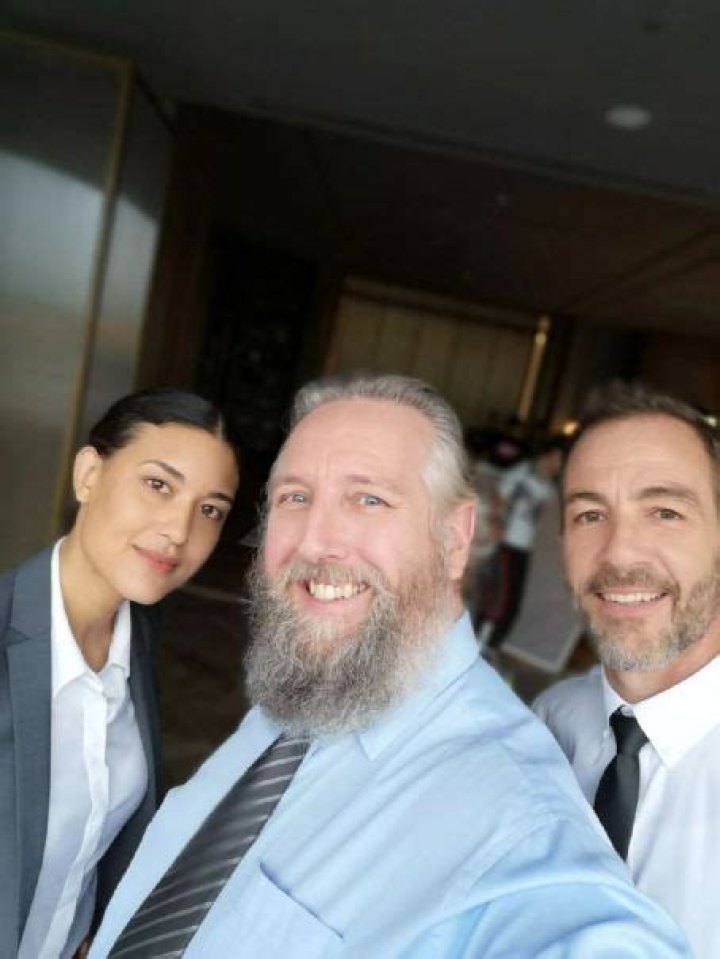 Who is Julia Jones Dating Now