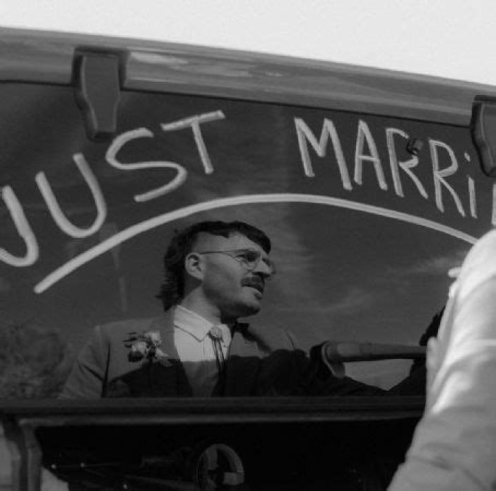 Who is Julien Solomita Dating Now?