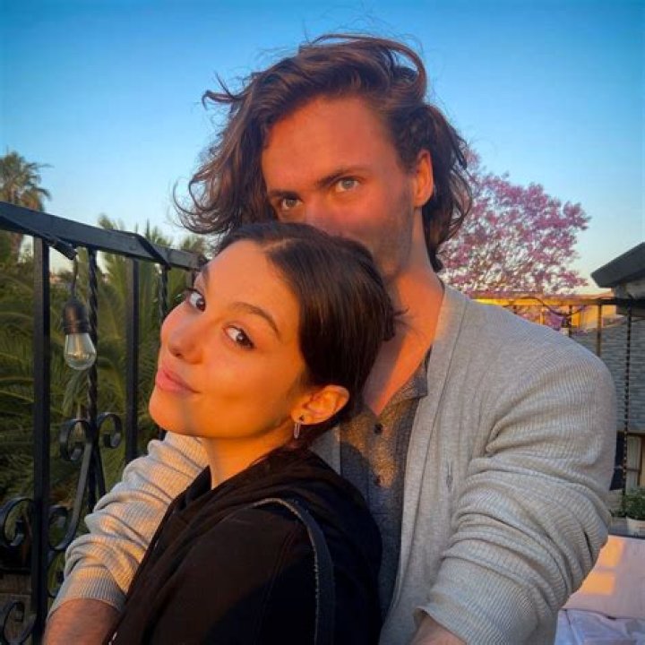 Who is Kira Neuman Dating Now?