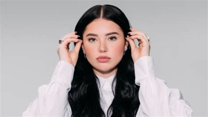 Who Is Lauren Spencer Smith? 5 Things To Know About The Singer – Hollywood Life