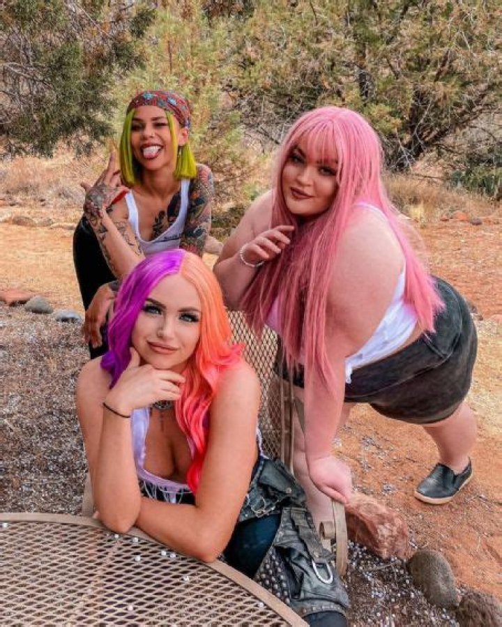 Who is Loey Lane Dating Now