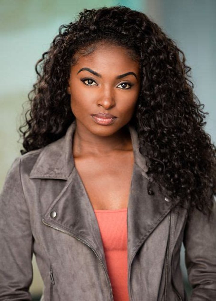 Who is Loren Lott Dating Now