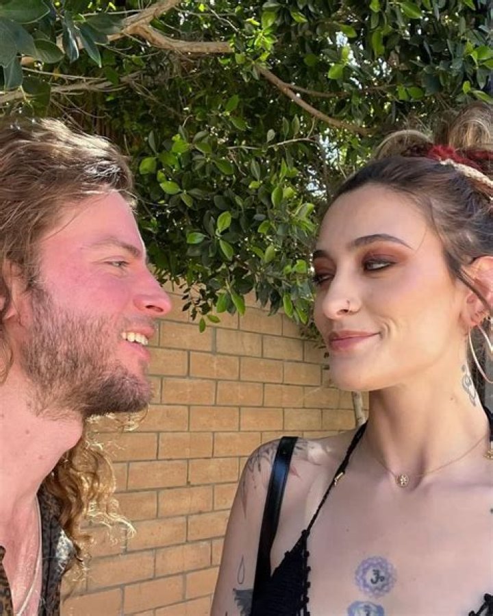 Who is Paris Chea Dating Now