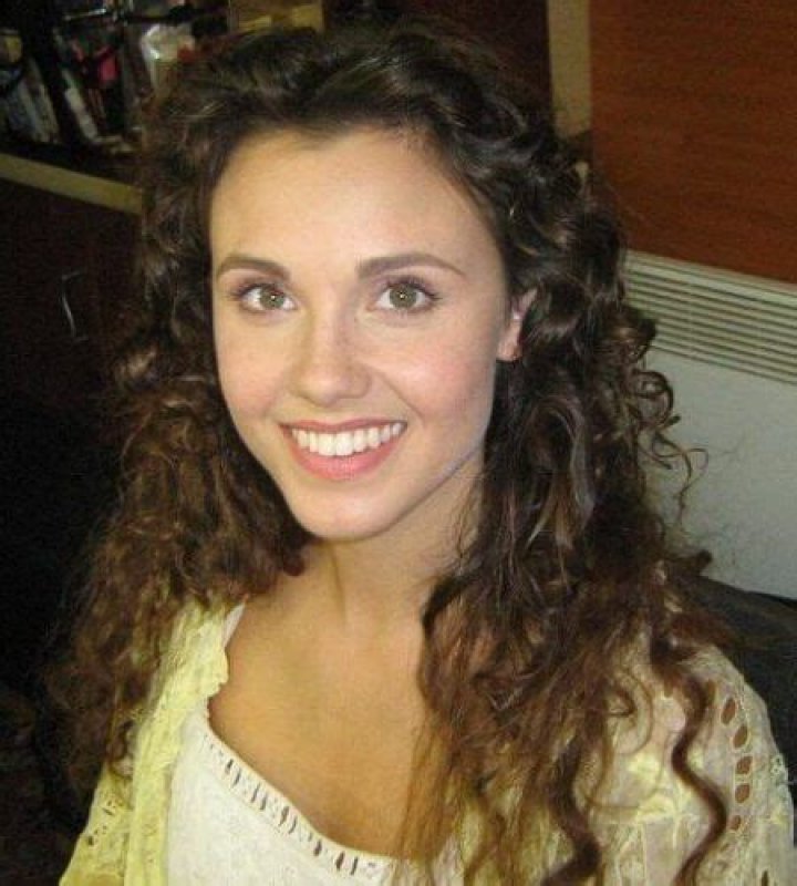 Who is Poppy Drayton Dating Now