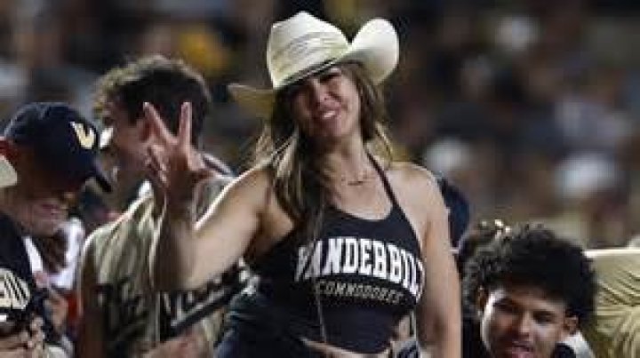 Who is Riana Antoinette Dating Now?