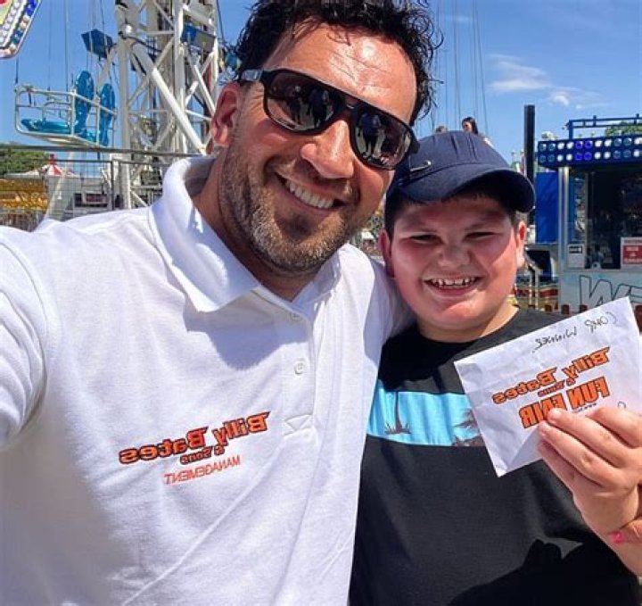 Who is Ross Haslam Dating Now?