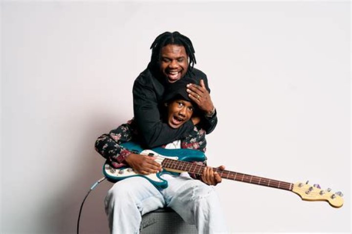 Who is Theron Thomas Dating Now