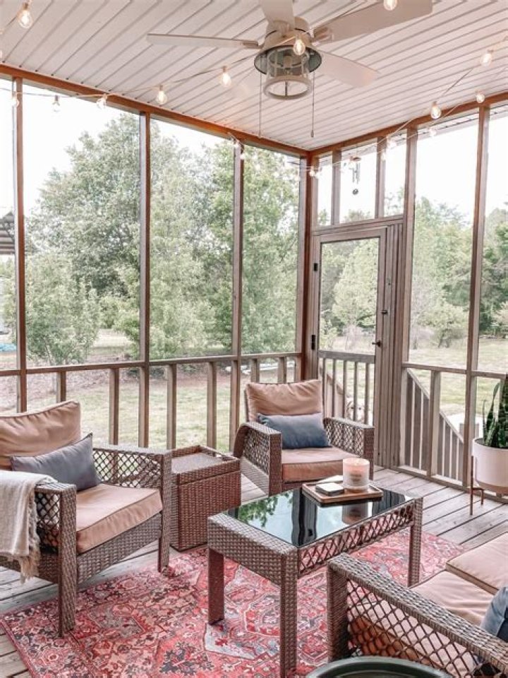 Willie Jones Debuts ‘Back Porch,’ The Country Jam You Need Right Now – Hollywood Life