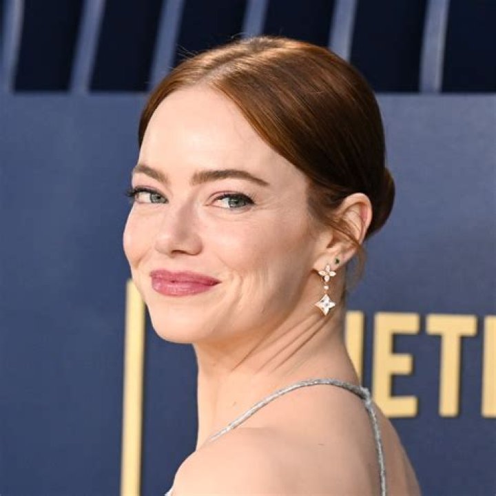 Yael Stone Net Worth | Celebrity Net Worth