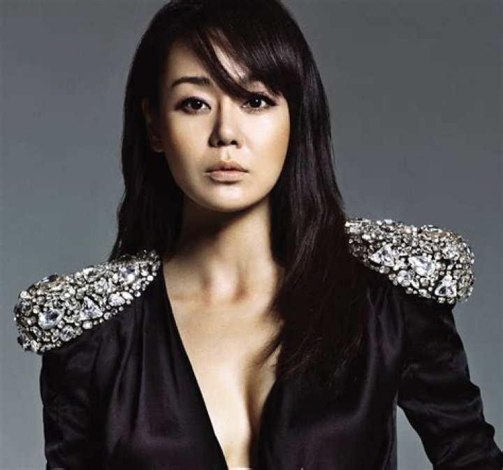 Yunjin Kim Height, Weight, Age, Spouse, Family, Facts, Biography